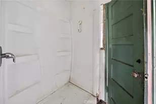 1305 W 84th, Los Angeles, CA 90044 - Photo 26