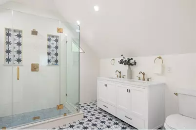 5850 Burwood Avenue, Los Angeles, CA 90042 - Photo 12