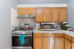 608 W 52nd, Los Angeles, CA 90037 - Photo 40