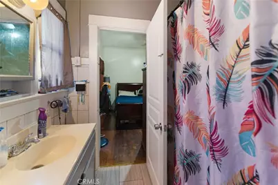 608 W 52nd, Los Angeles, CA 90037 - Photo 48