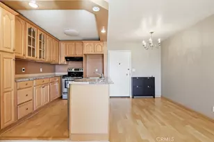 5585 E Pacific Coast Hwy, Long Beach, CA 90804 - Photo 14