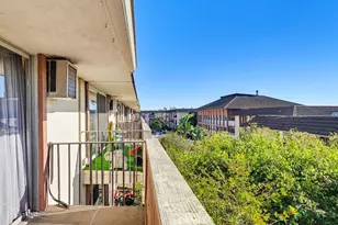 5585 E Pacific Coast Hwy, Long Beach, CA 90804 - Photo 32