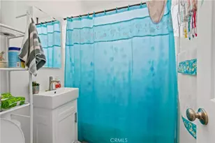 8717 Avalon, Los Angeles, CA 90003 - Photo 16