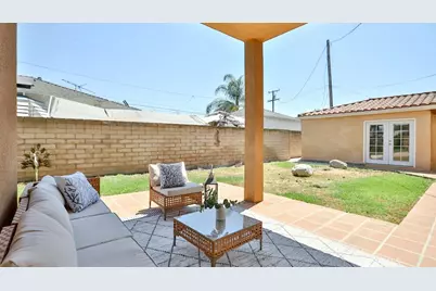 4704 E Centralia Street, Long Beach, CA 90808 - Photo 22