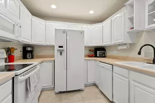 21372 Brookhurst, Huntington Beach, CA 92646 - Photo 6