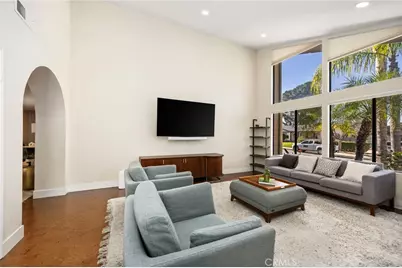 22561 Tula Drive, Saugus, CA 91350 - Photo 10