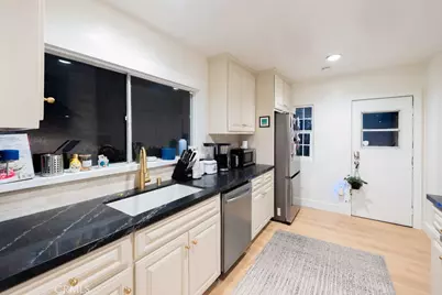 1301 Seward, Los Angeles, CA 90028 - Photo 18