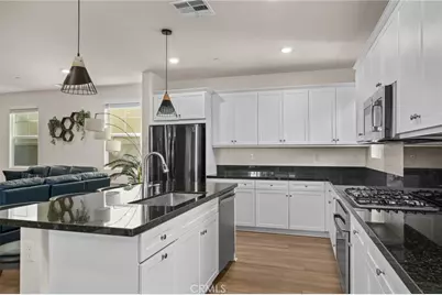 16724 Stags Leap, Fontana, CA 92336 - Photo 10