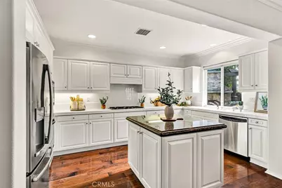 8 Versailles, Irvine, CA 92602 - Photo 6