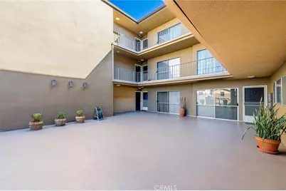 222 220 Granada Avenue, Long Beach, CA 90803 - Photo 2