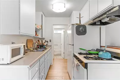 905 Gardenia, Long Beach, CA 90813 - Photo 32