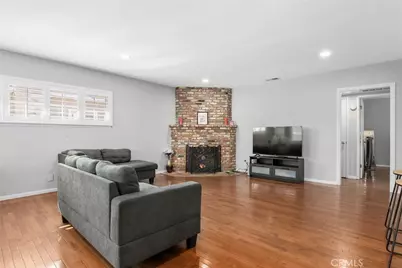 10525 Washington Avenue, South Gate, CA 90280 - Photo 4