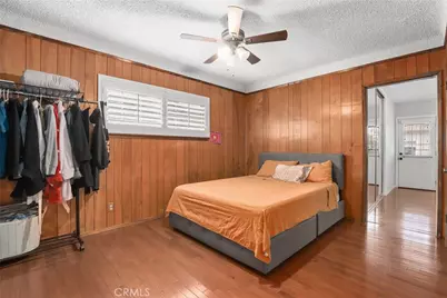 10525 Washington Avenue, South Gate, CA 90280 - Photo 14