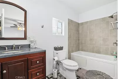 10525 Washington Avenue, South Gate, CA 90280 - Photo 16