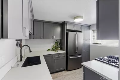 2100 W Palmyra #33, Orange, CA 92868 - Photo 8