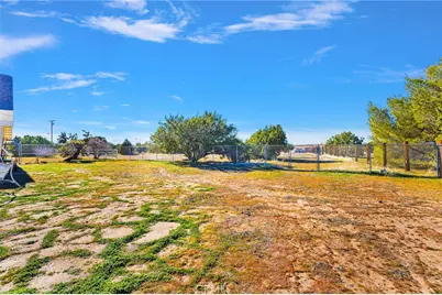 11062 Hollister Road, Oak Hills, CA 92344 - Photo 54