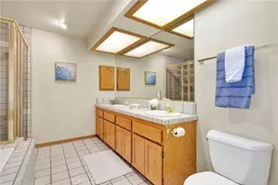 11062 Hollister Rd, Oak Hills, CA 92344 - Photo 32