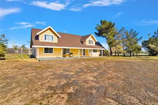 11062 Hollister Rd, Oak Hills, CA 92344 - Photo 2