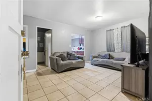 907 E 109th Pl, Los Angeles, CA 90059 - Photo 6