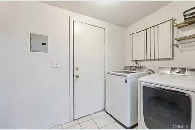 907 E 109th Place, Los Angeles, CA 90059 - Photo 18