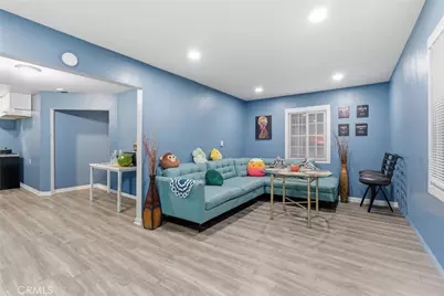 907 E 109th Place, Los Angeles, CA 90059 - Photo 20