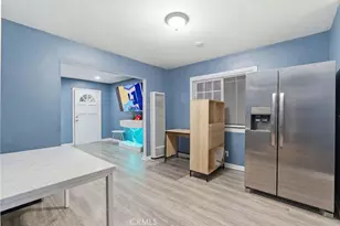 907 E 109th Pl, Los Angeles, CA 90059 - Photo 28