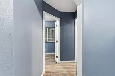 907 E 109th Place, Los Angeles, CA 90059 - Photo 32