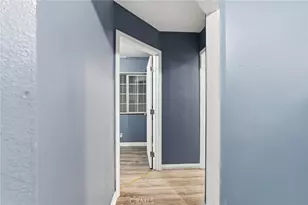 907 E 109th Pl, Los Angeles, CA 90059 - Photo 32