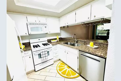 1237 E 6th #106, Long Beach, CA 90802 - Photo 2