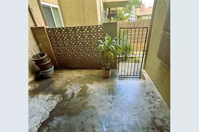 1900 W Glenoaks #F, Anaheim, CA 92801 - Photo 2