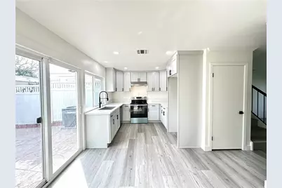 200 Carriage #B, Santa Ana, CA 92707 - Photo 20