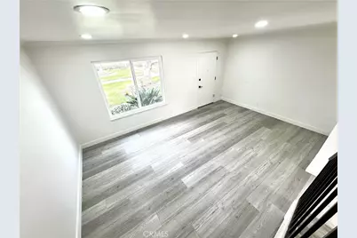 200 Carriage #B, Santa Ana, CA 92707 - Photo 16