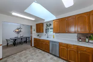 2834 W Keys Ln, Anaheim, CA 92804 - Photo 12