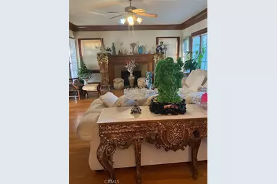 1070 S Wilton Place, Los Angeles, CA 90019 - Photo 2