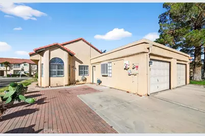 11620 Locust, Apple Valley, CA 92308 - Photo 6