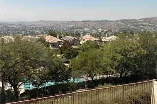 27635 Sienna Ridge, Canyon Country, CA 91351 - Photo 2