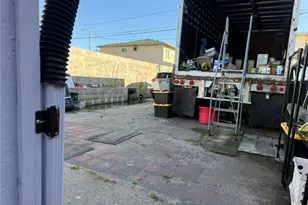 260 E South St, Long Beach, CA 90805 - Photo 10