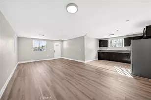 8711 McKinley Pl, Los Angeles, CA 90002 - Photo 4