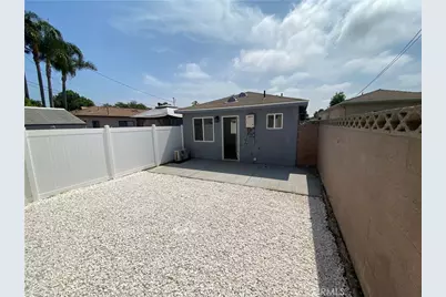 2401 Roswell Avenue, Long Beach, CA 90815 - Photo 40