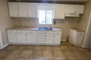 715 E 87th Pl, Los Angeles, CA 90002 - Photo 18