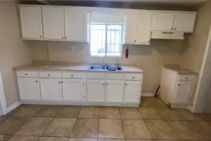 715 E 87th Pl, Los Angeles, CA 90002 - Photo 20