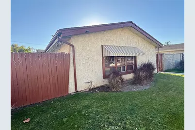3360 Myrtle, Signal Hill, CA 90755 - Photo 2