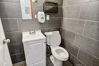 13048 Hawthorne, Hawthorne, CA 90250 - Photo 16