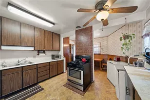 2553 W West Glenoaks Ave, Anaheim, CA 92801 - Photo 4