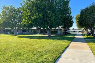 13301 St Andrews Dr M6-138A, Seal Beach, CA 90740 - Photo 2