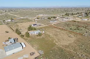 5971 Brawley, Phelan, CA 92371 - Photo 36