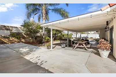 1124 N Sandalwood, Rialto, CA 92376 - Photo 32