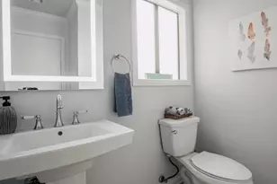 340 E Washington Blvd, Pasadena, CA 91104 - Photo 12