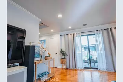 340 E Washington Boulevard #1, Pasadena, CA 91104 - Photo 2