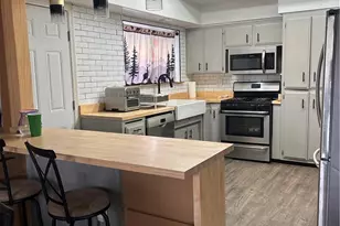 889 Cardona Pl, Hemet, CA 92543 - Photo 8